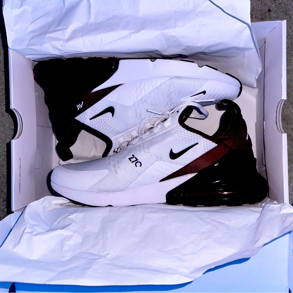 Nike Men’ Air Max 270